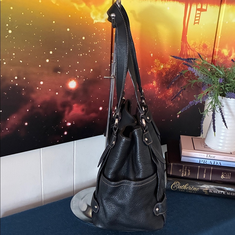 Tignanello Black Leather Shoulder Bag - Picture 4 of 11